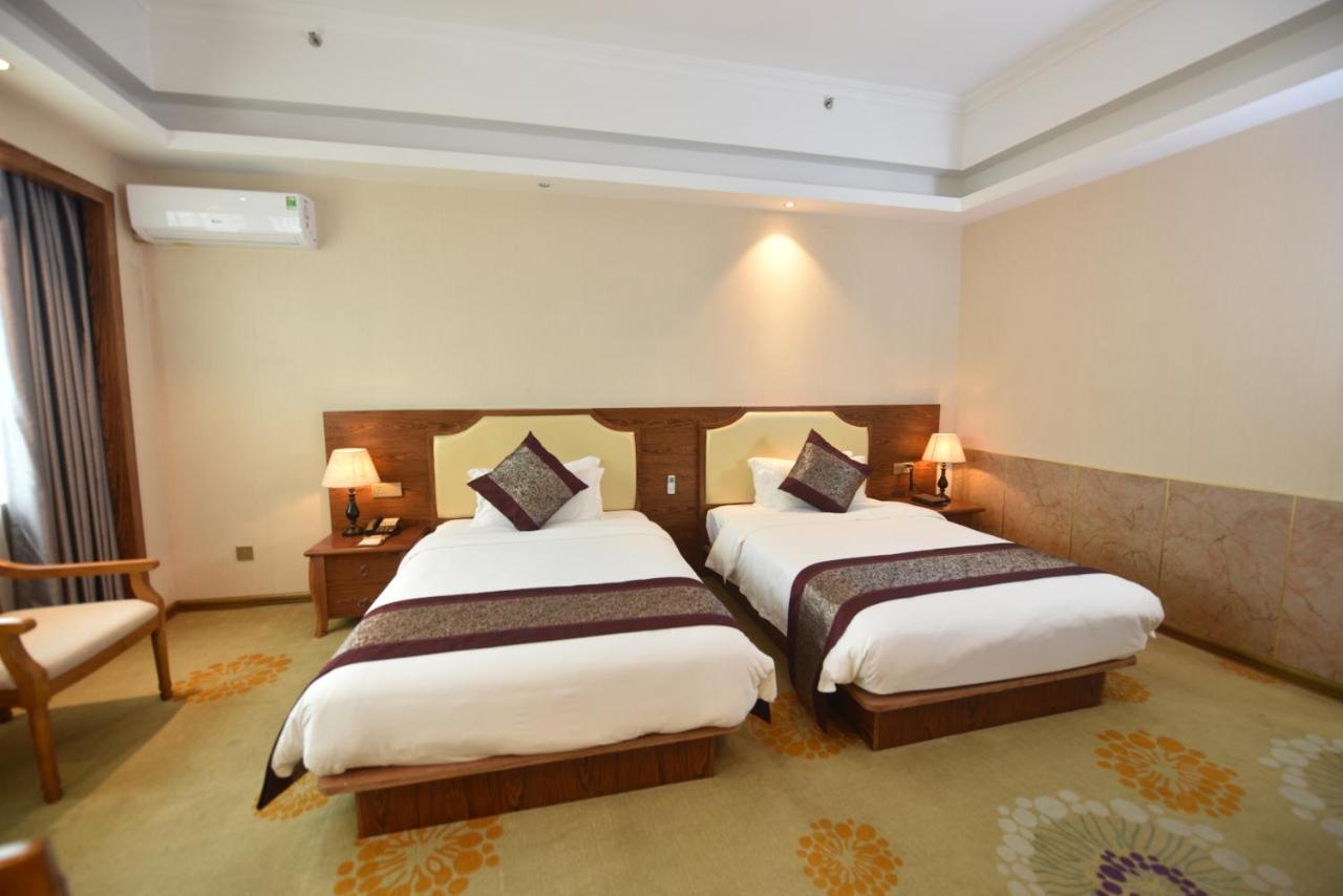 Hong Van Grand Hotel Mong Cai Exterior photo